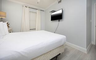 Phoenix Viii 8704 3 Bedroom Condo