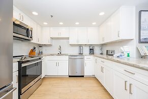 Phoenix Vii 7508 3 Bedroom Condo