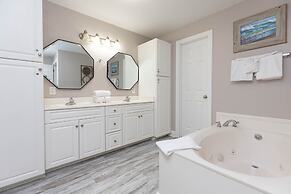 Phoenix West 2007 3 Bedroom Condo