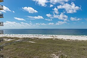 Phoenix Vi 6715 3 Bedroom Condo