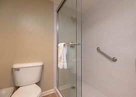 Phoenix Vi 6715 3 Bedroom Condo