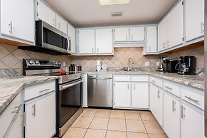 Phoenix Viii 8705 1 Bedroom Condo