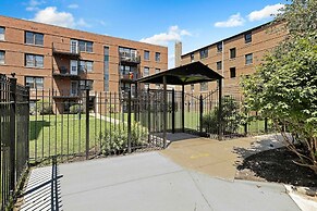 Modern Comfort 2 Bd Condo in Iconic Lincoln Square by AllSet Turnover