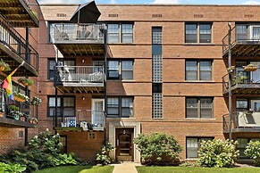 Modern Comfort 2 Bd Condo in Iconic Lincoln Square by AllSet Turnover