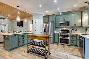 At Last - 1011 Marquette Pl 4 Bedroom Home by RedAwning