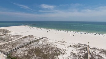 Phoenix East 1406 3 Bedroom Condo by Redawning