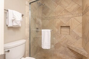 Phoenix East 1406 3 Bedroom Condo by Redawning