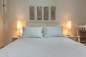 Stylish Athinas House in Kallithea