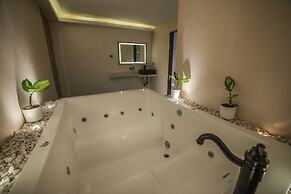 HOTEL  BALI AT POBLADO