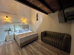 HOTEL  BALI AT POBLADO