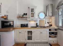 Villa in Oía with views of the caldera