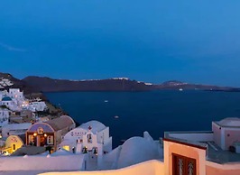 Villa in Oía with views of the caldera