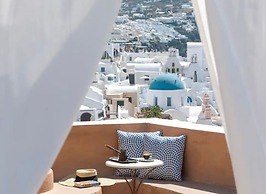 Villa in Oía with views of the caldera