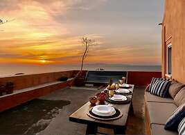 Villa in Oía with views of the caldera