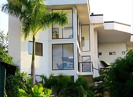 Casa con espectacular vista al mar