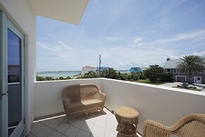 Endless Views by Distinctive Beach Rentals