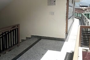 Goroomgo J J Regency Manali