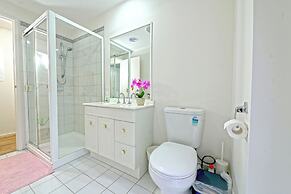 6BRM Retreat Parkside Family House Melb