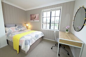 6BRM Retreat Parkside Family House Melb