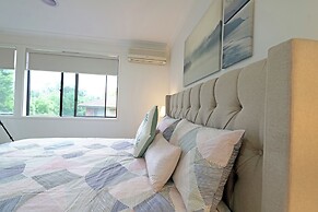 6BRM Retreat Parkside Family House Melb