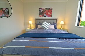 6BRM Retreat Parkside Family House Melb