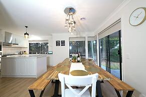 6BRM Retreat Parkside Family House Melb