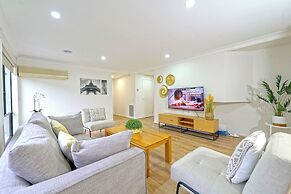 6BRM Retreat Parkside Family House Melb