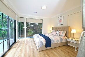 6BRM Retreat Parkside Family House Melb