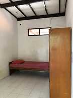 OYO 90482 Rumah Oma Syariah