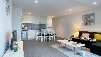Melbourne One 2B2B1C Apt by GoodLive
