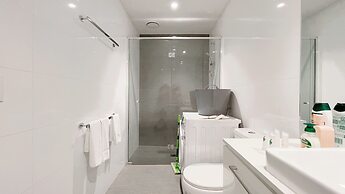 Melbourne One 2B2B1C Apt by GoodLive