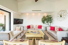 Beautiful 3 Bedroom Condo