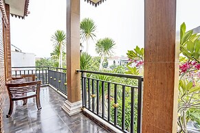 OYO Life 92030 Ef Palm Guest House Family