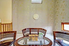 OYO Life 92030 Ef Palm Guest House Family