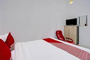 OYO Life 92030 Ef Palm Guest House Family