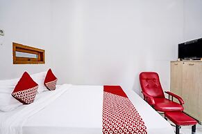 OYO Life 92030 Ef Palm Guest House Family