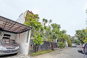 OYO Life 92030 Ef Palm Guest House Family