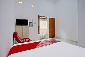 OYO Life 92030 Ef Palm Guest House Family