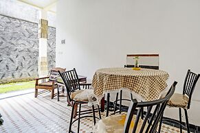 OYO Life 92030 Ef Palm Guest House Family