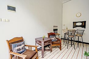 OYO Life 92030 Ef Palm Guest House Family