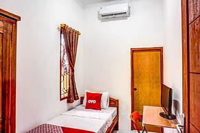 OYO 90846 Guesthouse Bintaro Asri Syariah