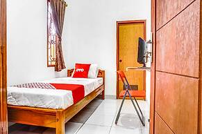 OYO 90846 Guesthouse Bintaro Asri Syariah