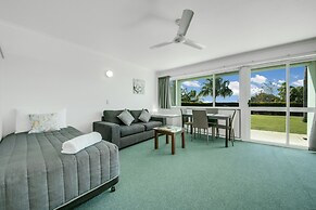 Reef Adventureland Motel