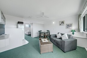 Reef Adventureland Motel