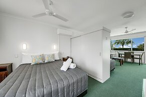 Reef Adventureland Motel