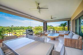 Amazing 3 Bedroom Condo