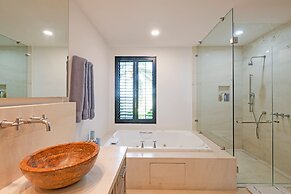 Amazing 3 Bedroom Condo