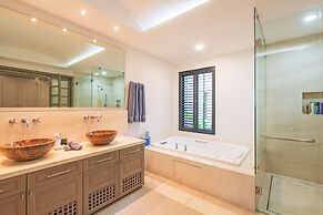 Amazing 3 Bedroom Condo