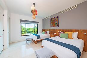 Amazing 3 Bedroom Condo