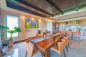 Amazing 3 Bedroom Condo